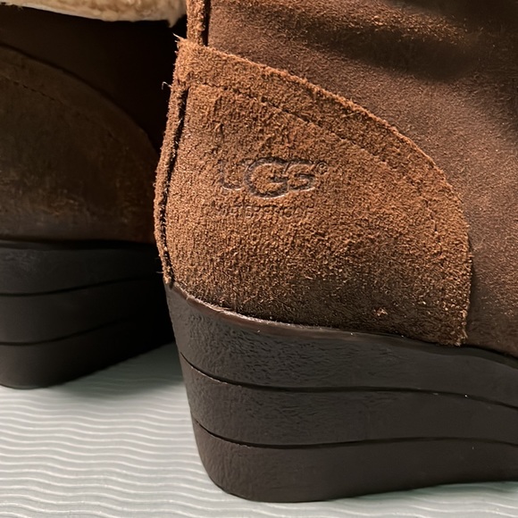 UGG winter waterproof boots, US size 7 - Picture 4 of 9